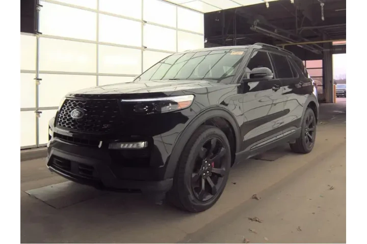 $36999 : Ford Explorer 2023 AWD ST 4d image 2
