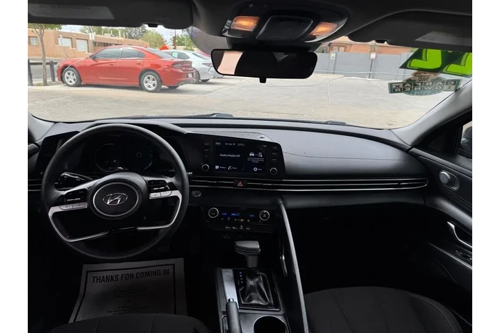 2022 Elantra image 9