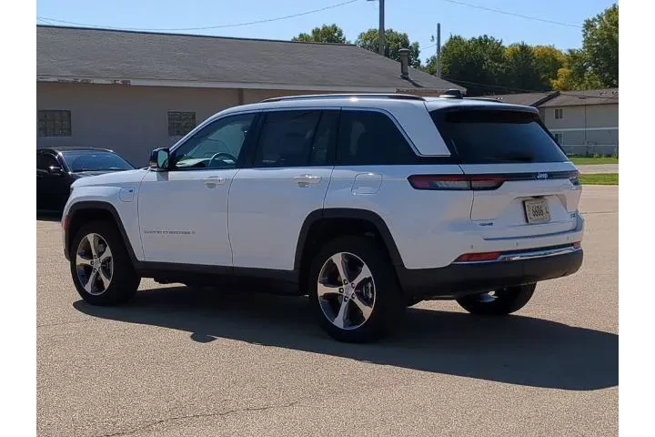 $28675 : Jeep Grand Cherokee 2022 4x4 image 6