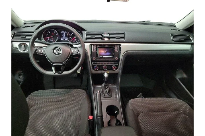 $13599 : Volkswagen Passat 2018 2.0T image 9