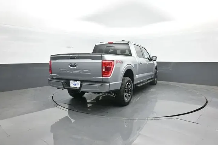 $39939 : Ford F-150 2023 4x4 XLT 4dr image 2