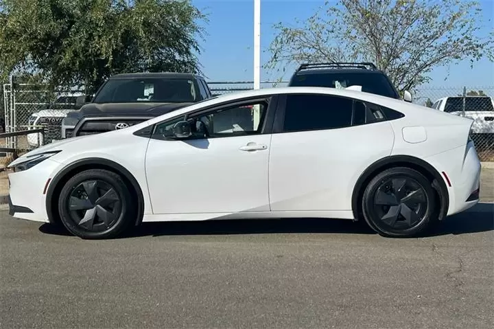 $32750 : Prius Prime SE image 9