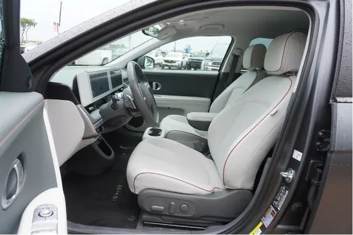 $27725 : Hyundai IONIQ 5 2023 AWD SEL image 7