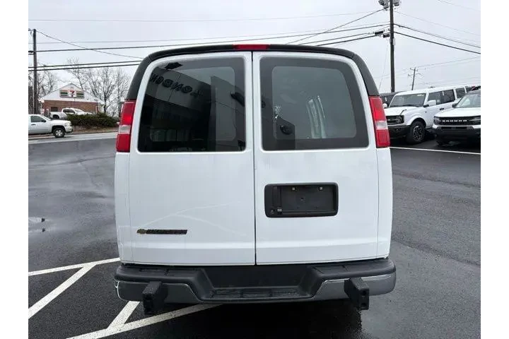 $31498 : Chevrolet Express 2024 2500 image 4