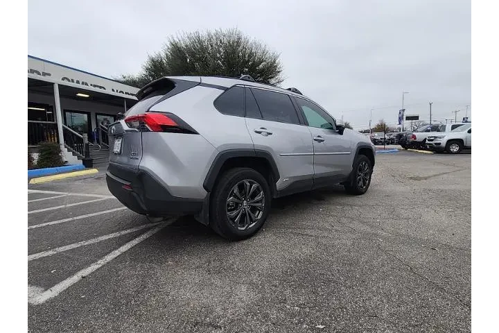 $30998 : Toyota RAV4 Hybrid 2023 AWD image 3