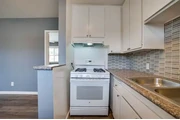 $1300 : Charming Courtyard Apartments thumbnail