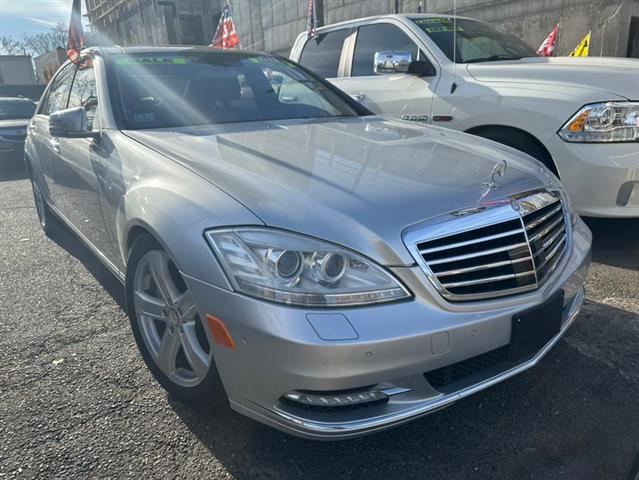 $19995 : Used 2012 S-Class 4dr Sdn S55 image 2