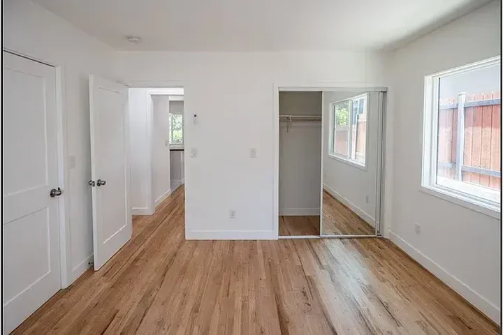$2500 : HOUSE RENT IN LOS ANGELES CA image 2