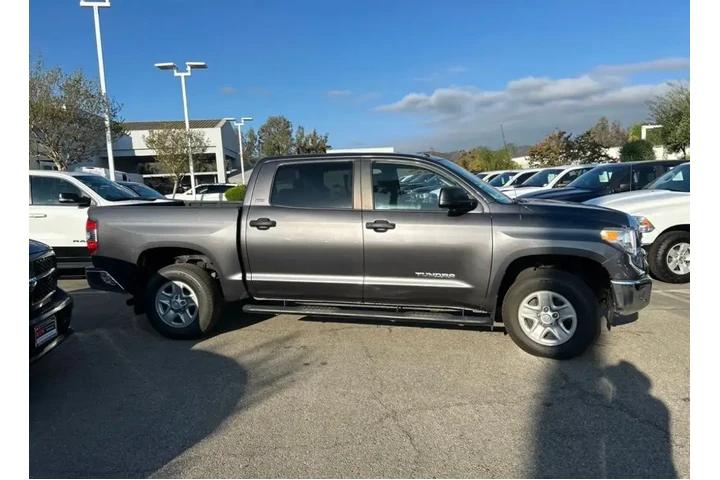 $36289 : Toyota Tundra 2017 4x4 SR5 4 image 2