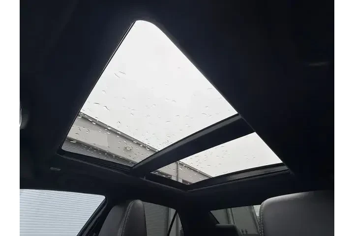 $22981 : Chrysler 300 2021 S V6 4dr S image 7