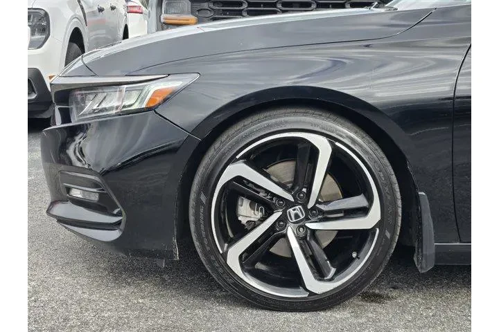 $17191 : Honda Accord 2018 Sport 4dr image 9