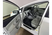 $15299 : 2014 Prius v Three thumbnail