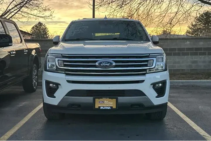 $35995 : Ford Expedition 2021 4x4 XLT image 2