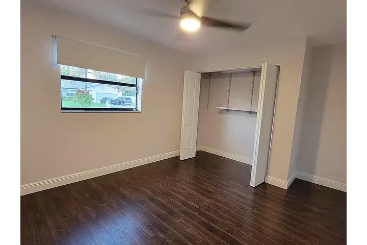 $2200 : Spacious 3-bedroom, 2-bath image 3