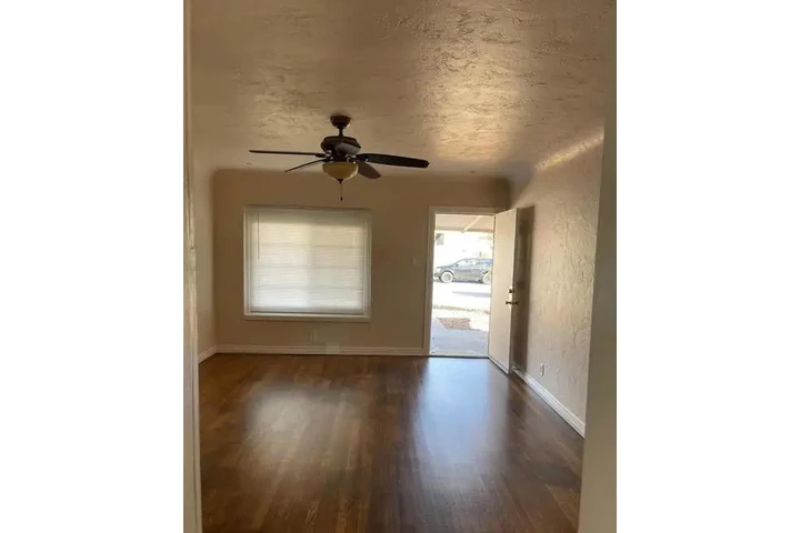 $850 : Casa de 2 habitaciones image 3