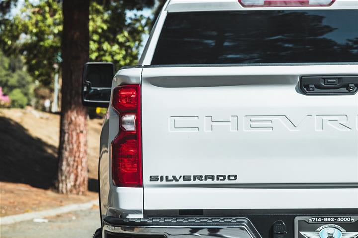 2021 Silverado 2500HD LT image 9