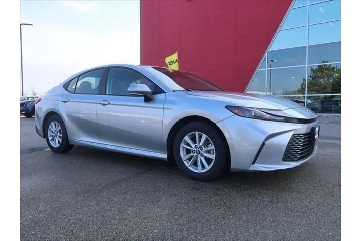 $23977 : Toyota Camry 2025 SE 4dr Sed image 2