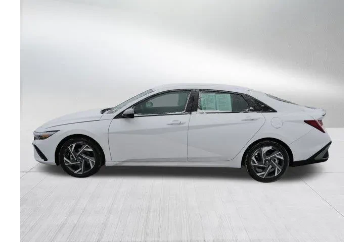 $23990 : Hyundai ELANTRA Hybrid 2025 image 4