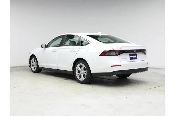 $23998 : Honda Accord 2023 LX 4dr Sed image 2