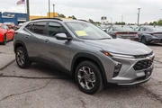 $22787 : 2025 Trax FWD 4dr LT thumbnail