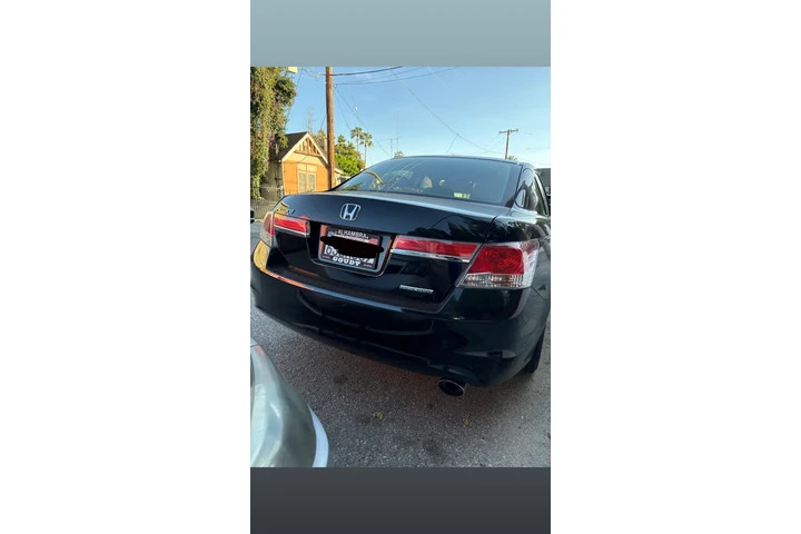 $7000 : 2011 Honda accord SE image 2