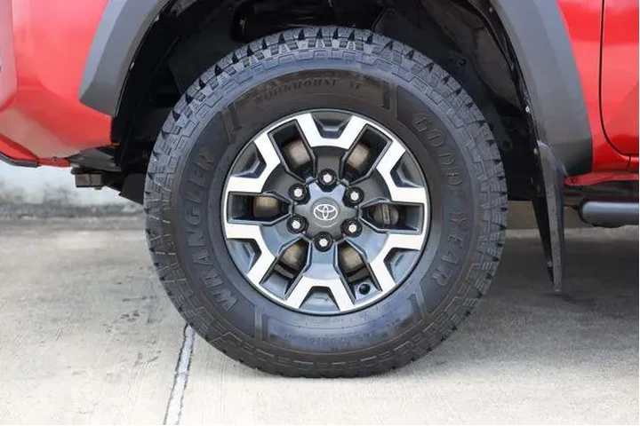 $38349 : Toyota Tacoma 2022 4x4 TRD P image 9