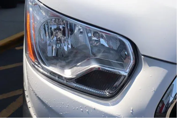 $26539 : Ford Transit 2022 250 3dr SW image 9