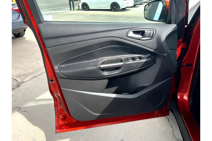 2019 Escape SE 4WD image 10