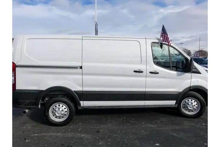 $39985 : Ford Transit 2024 AWD 150 3d image 9