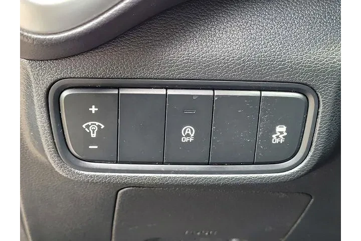 $15500 : Kia Soul 2020 LX 4dr Crossov image 9