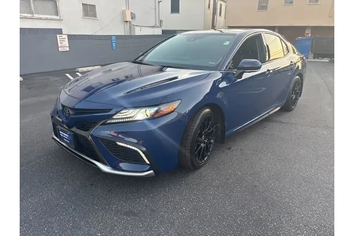 $33827 : Toyota Camry 2024 XSE V6 4dr image 2