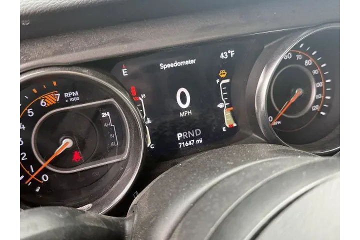 $27380 : Jeep Wrangler Unlimited 2021 image 5