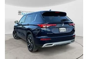 $23342 : Mitsubishi Outlander 2023 ES thumbnail