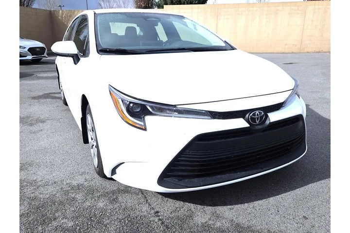 $23998 : Toyota Corolla 2025 LE 4dr S image 1