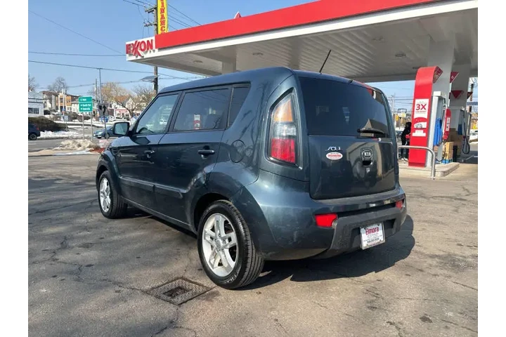 $6499 : 2011 Soul + image 5