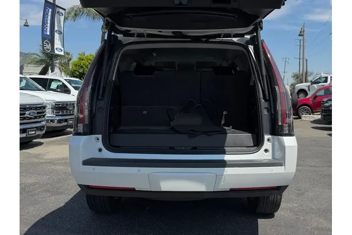 $38888 : Cadillac Escalade 2019 Stand image 10