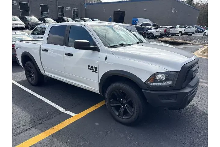 $31988 : Ram 1500 Classic 2022 4x4 SL image 2