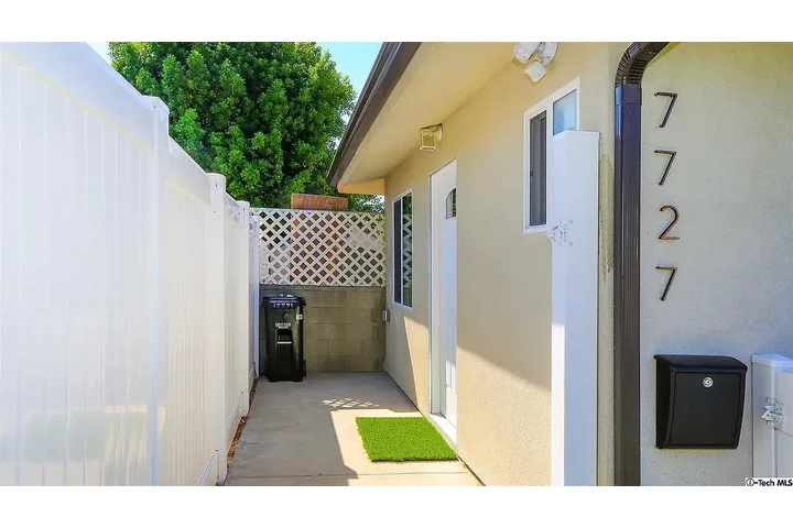 $1357 : 1BA/1BA near Burbank Mall. image 9