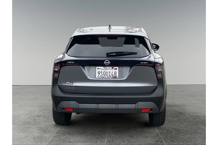 $27663 : Nissan Kicks 2025 SV 4dr Cro image 4
