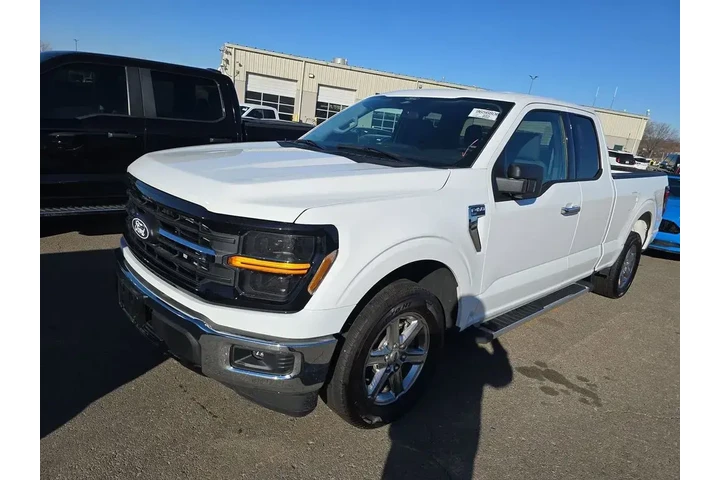 $39999 : Ford F-150 2025 4x2 XLT 4dr image 1