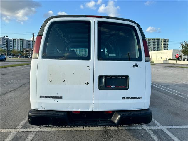$4900 : Chevrolet Express 2001 image 3