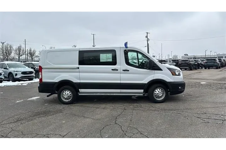 $38297 : Ford Transit 2023 AWD 250 3d image 2