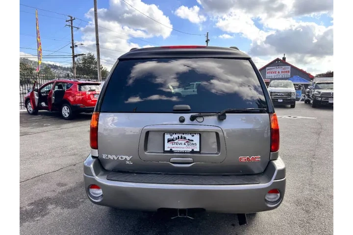 $7995 : 2005 GMC Envoy XL SLE image 7
