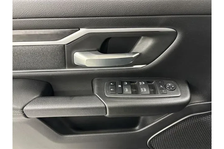 $35500 : Ram 1500 2022 4x4 Big Horn 4 image 5