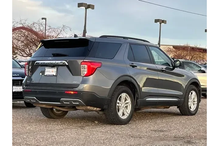 $27716 : Ford Explorer 2023 AWD XLT 4 image 4
