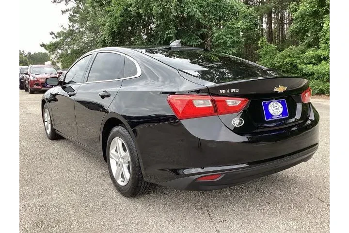 $17762 : Chevrolet Malibu 2023 LS 4dr image 7