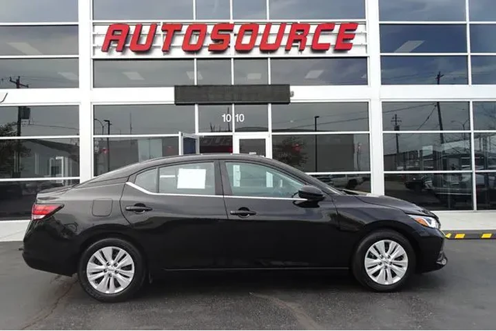 $15990 : 2022 Sentra image 1