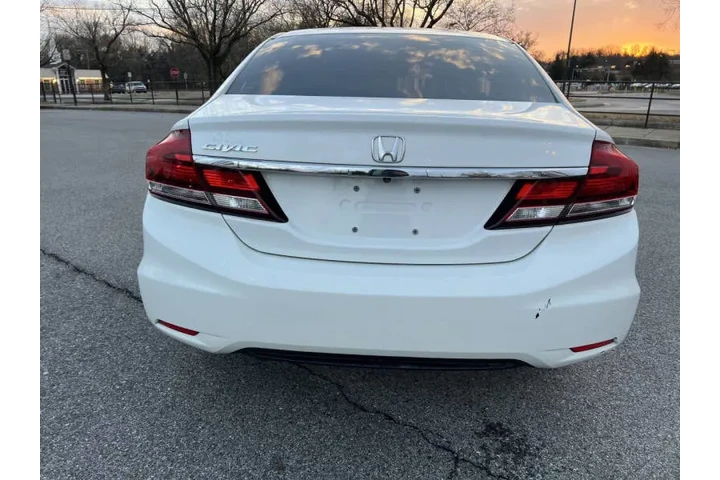 $8500 : 2014 Civic LX image 7