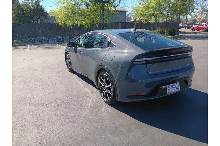 $34995 : Toyota Prius Plug-in Hybrid image 5