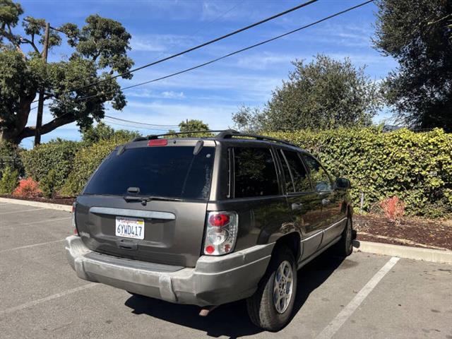 $2900 : 2000 Grand Cherokee Laredo image 5